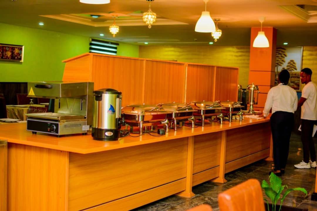 Wetland Hotel Ughelli Kültér fotó
