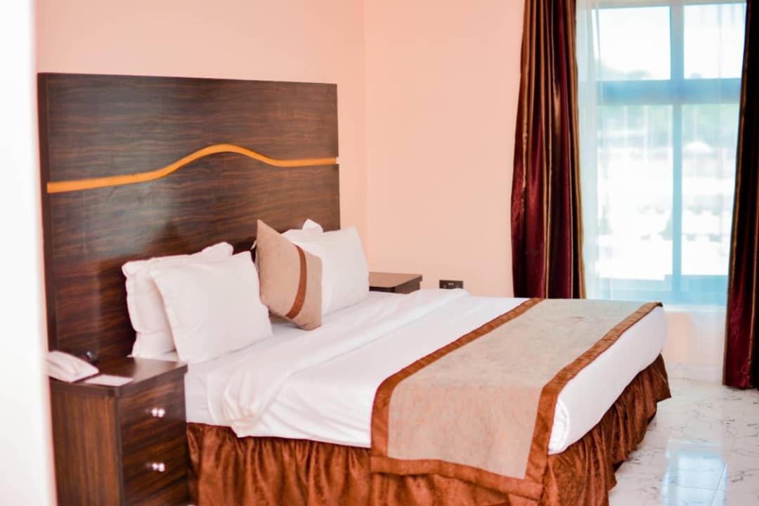 Wetland Hotel Ughelli Kültér fotó